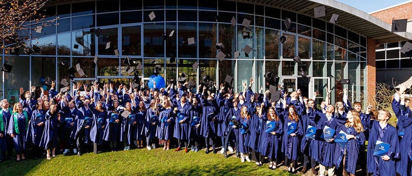 bachelor-duales-studium-graduierung-nordakademie-infotalk
