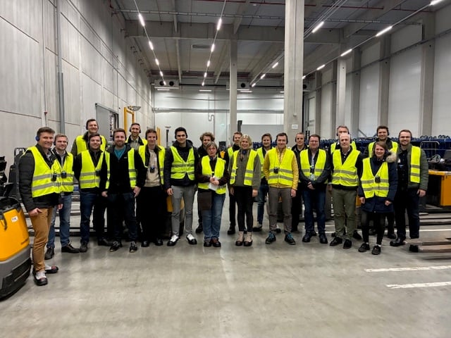 Edeka Gruppe im Frischelager mit Jonas Polzin