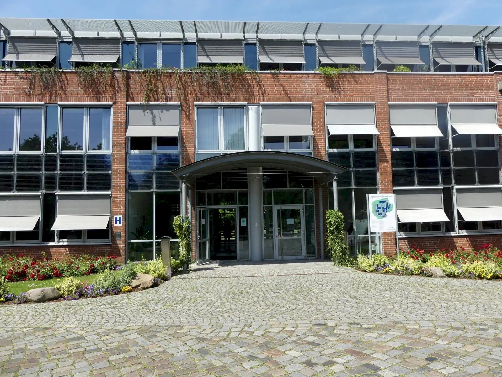 NORDAKADEMIE Campus Elmshorn Haupteingang