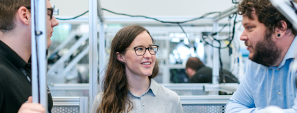 Studentin mit Brille