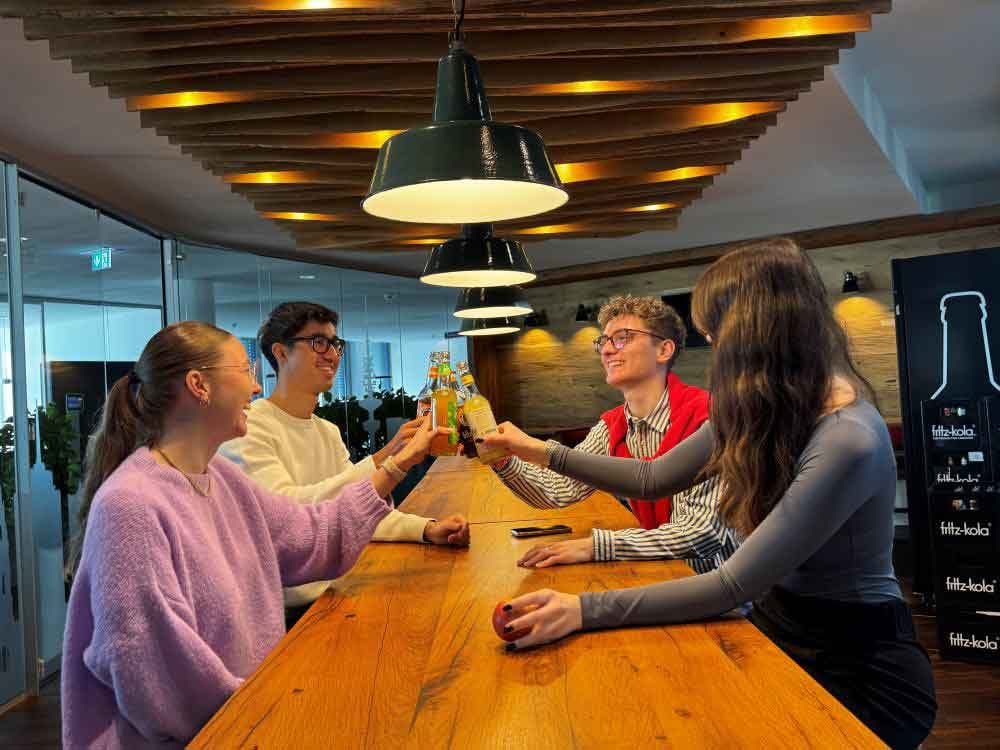 Hamburg-Küche-Cancom-Team