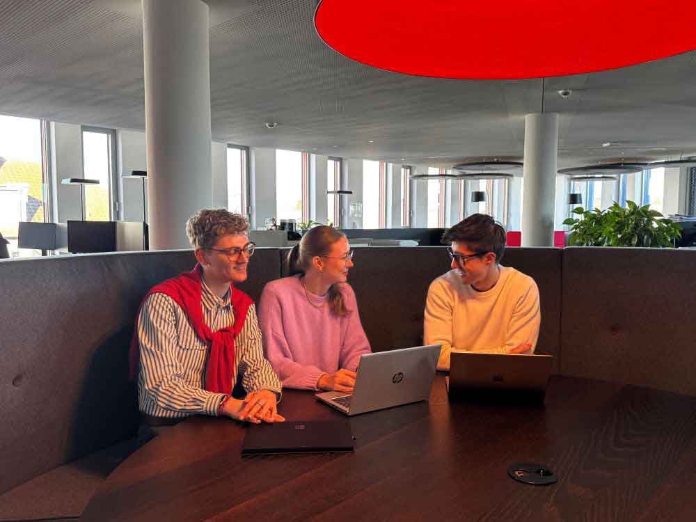 Hamburg-Rondel-Cacom-Teambesprechung