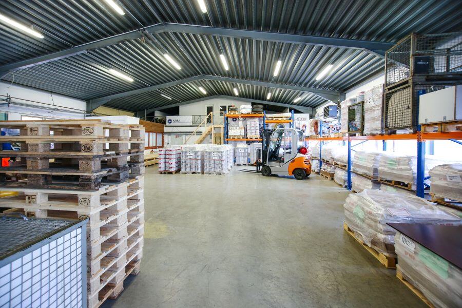 Halle-EMHA-GMBH
