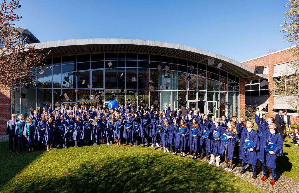 bachelor-graduierung-2025