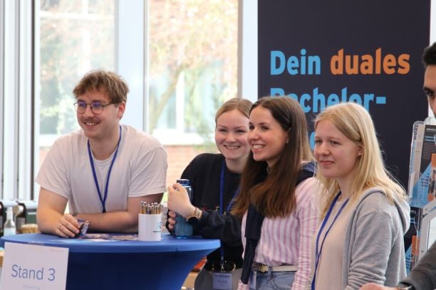 Meet the students-neu