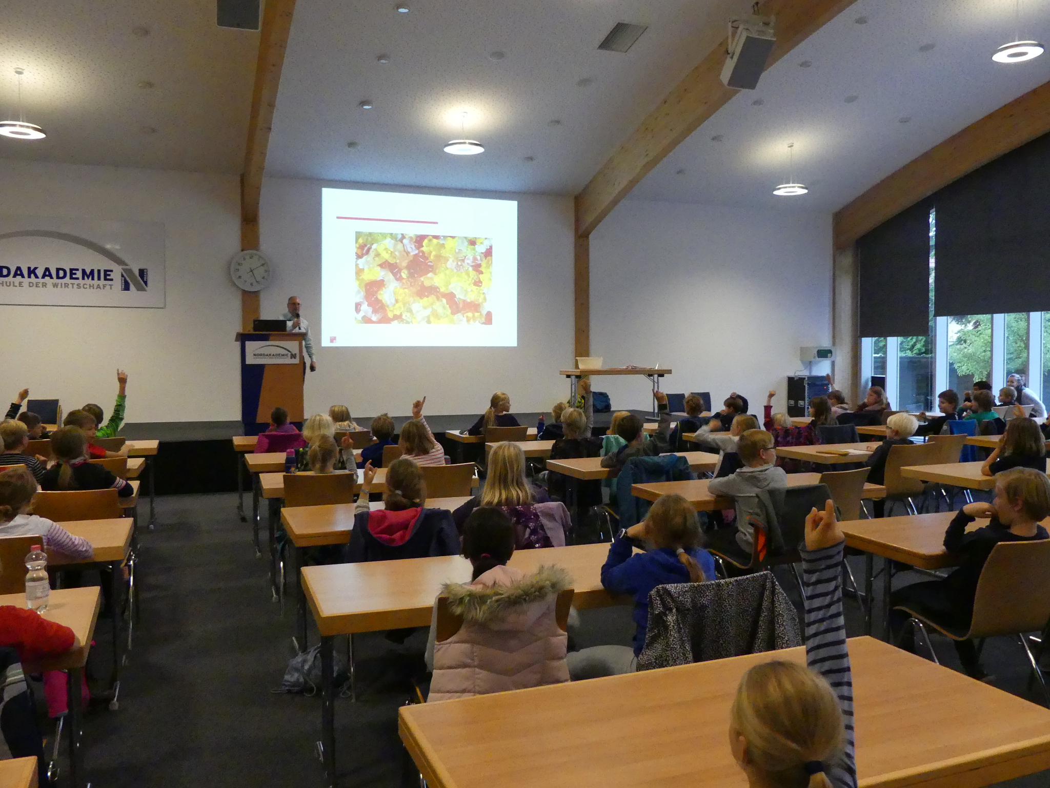 Kinderuni Elmshorn 7. Mai - Lebensmittelkriminalität…ein Fall für Dr. Andreas Müller