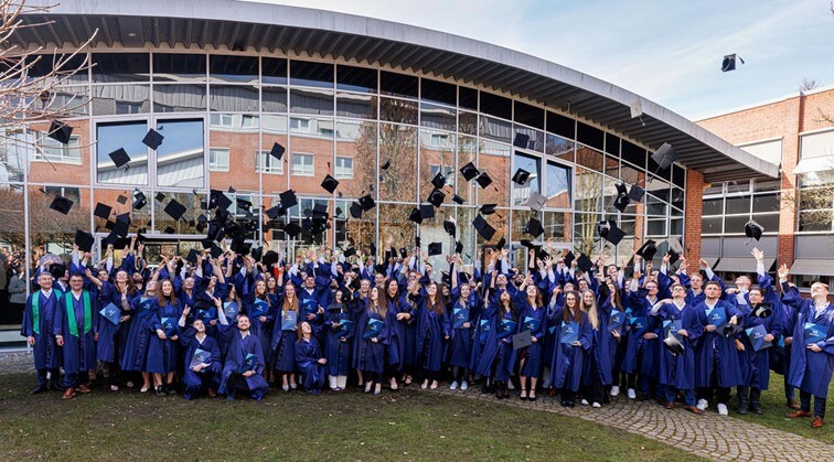 NORDAKADMIE Graduierung 2023: 356 Bachelors of Science